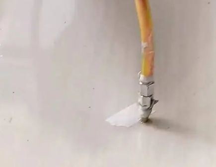 浚县瓷砖空鼓维修公司专业解答在瓷砖铺贴过程中，如果使用的砂料过粗（如全部使用了粗砂），可能会导致以下问题
